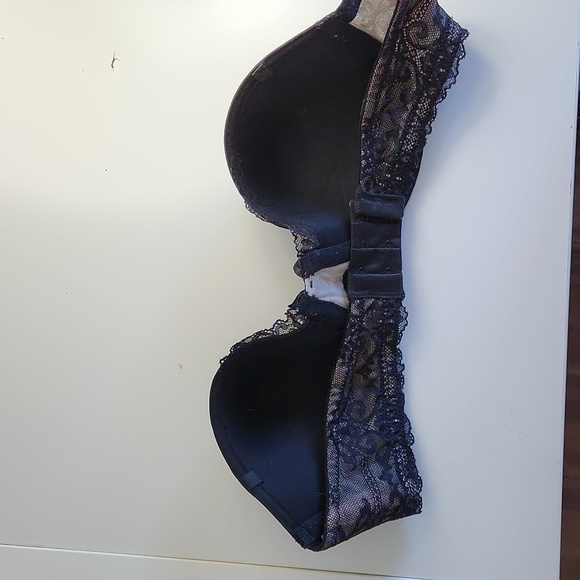 Felina~Black lace Strapless Bra. Size 34B - Picture 3 of 6